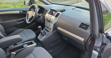 Opel Zafira B 1.8 ECOTEC 140KM 2009 Opel Zafira 1.8 140ps. Benzyna 7-0sob 1.8 Benzyna 140KM, zdjęcie 26