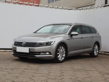 Volkswagen Passat B8 Variant 2.0 TDI BlueMotion SCR 150KM 2017 VW Passat 2.0 TDI, Skóra, Navi, Klima, zdjęcie 1