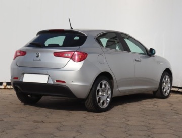 Alfa Romeo Giulietta Nuova II Hatchback 5d 1.4 TB 16v 120KM 2011 Alfa Romeo Giulietta 1.4 T, Klima, Klimatronic, zdjęcie 4