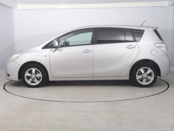 Toyota Verso Minivan 2.0 D-4D 126KM 2010 Toyota Verso 2.0 D-4D, Klima, Klimatronic, zdjęcie 2