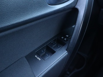 Toyota Corolla XI Sedan 1.6 Valvematic 132KM 2016 Toyota Corolla 1.6 Valvematic, Salon Polska, zdjęcie 17