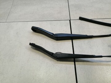 РЫЧАГ СТЕКЛООЧИСТИТЕЛЯ VOLVO S80 II 30796035 30796036