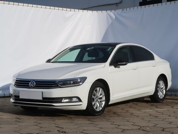 Volkswagen Passat B8 Limousine 2.0 TDI BlueMotion Technology 150KM 2016 VW Passat 2.0 TDI, Salon Polska, Serwis ASO, Navi, zdjęcie 1