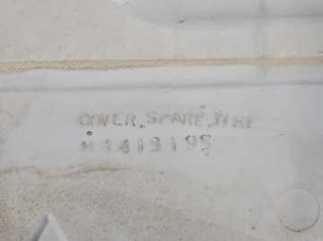 KRYT KOLA REZERVY MR418195 MITSUBISHI PAJERO PININ