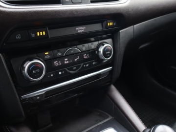 Mazda 6 III Kombi Facelifting 2016 2.2 SKYACTIV-D I-ELOOP 175KM 2017 Mazda 6 2.2 Skyactiv-D, Salon Polska, Serwis ASO, zdjęcie 17