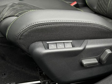 Peugeot 2008 II SUV Facelifting 1.2 PureTech 130KM 2025 Od ręki - GT 1.2 PureTech 130KM / Pakiet Vision i Drive Assist + i Navi, zdjęcie 3