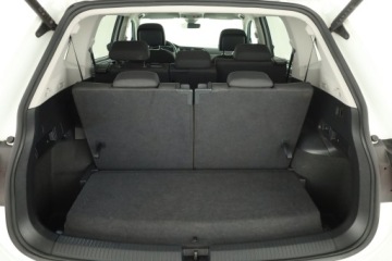 Volkswagen Tiguan Allspace SUV Facelifting 1.5 TSI EVO 150KM 2023 VW Tiguan Allspace 1.5 TSI, Salon Polska, zdjęcie 10