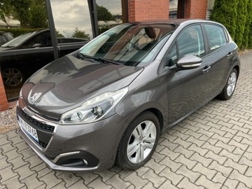 Peugeot 208 I Hatchback 5d Facelifting 1.2 PureTech 82KM 2018 Peugeot 208 1.2 benzyna 83 KM nawigacja LED zarej w PL zadbany zamia