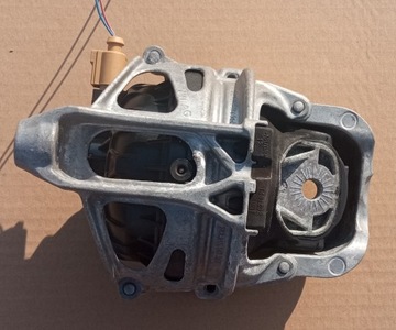 AUDI A4 A5 S4 S5 8W PODUSZKA SILNIKA 4M0199372FG