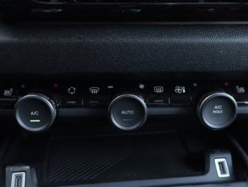 Citroen C4 III SUV 1.2 PureTech 156KM 2022 Citroen C4 1.2 PureTech, Salon Polska, Serwis ASO, zdjęcie 12