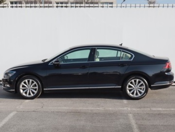 Volkswagen Passat B8 Limousine 2.0 TDI BlueMotion SCR 190KM 2018 VW Passat 2.0 TDI, Salon Polska, Serwis ASO, zdjęcie 2