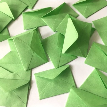 25 szt miniaturowe koperty ZIELONE mini 3,1x2,2cm scrapbooking lapbook