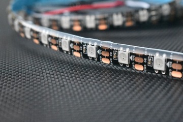 Цифровая адресная светодиодная лента WS2812B черная 60д/м 5В IP65 рулон 5м