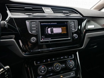 Volkswagen Touran III 1.4 TSI 150KM 2017 VOLKSWAGEN Touran 1.4 TSI Highline DSG 7os. 150KM 2017, zdjęcie 16