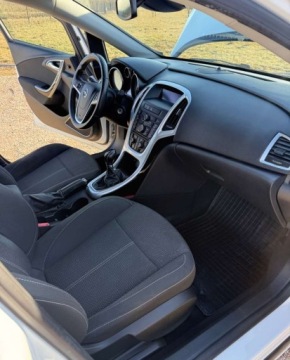 Opel Astra J Hatchback 5d 1.4 Turbo ECOTEC 140KM 2011 Opel Astra Opel Astra 1.4 Turbo ecoFLEX StartStop 1.4 Benzyna 140KM, zdjęcie 9