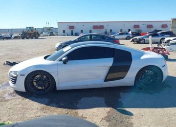 Audi R8 I Coupe 4.2 V8 FSI 420KM 2009 Audi R8 Coupe 2009, 4.2L, 4x4, od ubezpieczalni 4.2 Benzyna 420KM, zdjęcie 2