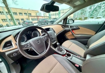 Opel Astra J Sports Tourer 1.4 Turbo ECOTEC 140KM 2011 Opel Astra Opel Astra 1.4 Turbo Cosmo 1.4 Benzyna 140KM, zdjęcie 17