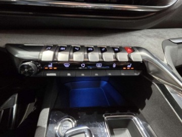 Peugeot 5008 II Crossover Facelifting 1.2 PureTech 130KM 2022 Peugeot 5008 1.2 PureTech GT EAT8 7os. Gwrancja Dealer 1.2 Benzyna 130KM, zdjęcie 23