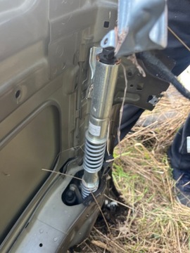 BMW F11 SIŁOWNIKI KLAPY BAGAŻNIKA ELEKTRYCZNE