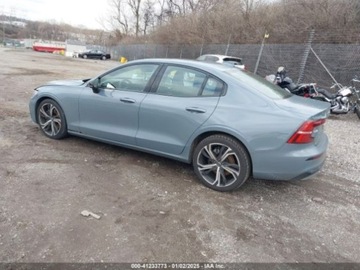 Volvo S60 III 2024 Volvo S60 B5 2024, od ubezpieczalni 2.0 Benzyna 247KM, zdjęcie 3