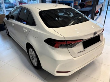 Toyota Corolla XII Sedan Facelifting 1.8 Hybrid 140KM 2025 Od ręki - Comfort 1.8 Hybrid 140KM | Podgrzewane fotele!, zdjęcie 2