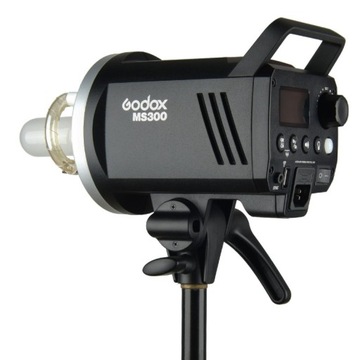 Студийная лампа Godox MS300