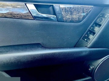 Mercedes Klasa C W204 Limuzyna 1.8 180 K 156KM 2009 Mercedes Klasa C 1.8 benzyna 156KM 2009r Możliwy transport pod dom!, zdjęcie 14