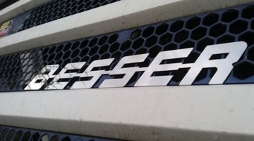 EMBLEMAT BESSER NIERDZEWNY GRILL CHROM NAPIS