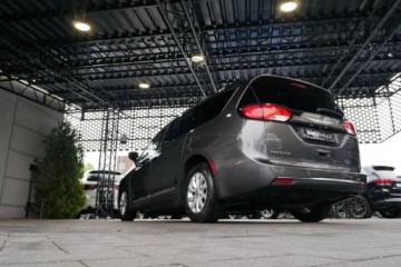 Chrysler Pacifica II 3.6 V6 291KM 2018 Chrysler Pacifica Touring L 3.6L V6 291KM MenuPL StowN Go Kamera 7os. LED, zdjęcie 38