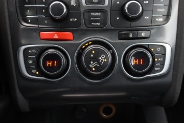 Citroen C4 II Hatchback 5d 1.6 e-HDi 114KM 2013 Citroen C4 1.6 HDi, Navi, Klima, Klimatronic, zdjęcie 14