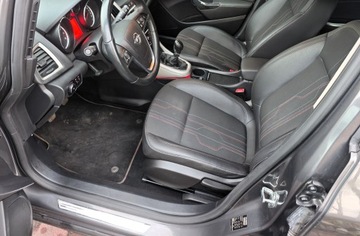 Opel Astra J Sports Tourer Facelifting 1.4 Turbo ECOTEC 120KM 2012 OPEL ASTRA J 1.4 Turbo 150 Lat Opla, zdjęcie 12