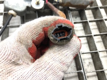 ZVEDÁK OKNO PRAVÝ PŘEDNÍ SSANGYONG REXTON