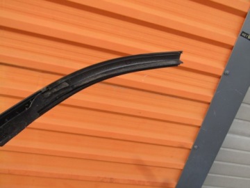 1 MERCEDES W124 COMBI НАКЛАДКА ПРАВОЙ РАМКИ КРЫШКА ПЕРЕДНЕГО БОКОВОГО ОКНА