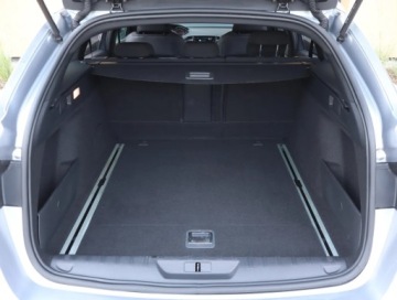 Peugeot 308 II SW Facelifting 1.5 BlueHDI 130KM 2018 Peugeot 308 1.5 BlueHDi, Skóra, Navi, Klima, zdjęcie 11
