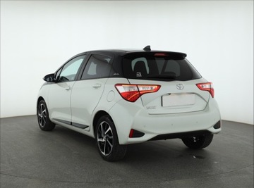Toyota Yaris III Hatchback 5d Facelifting 2017 1.5 Dual VVT-iE 111KM 2019 Toyota Yaris 1.5 Dual VVT-i, Salon Polska, zdjęcie 3