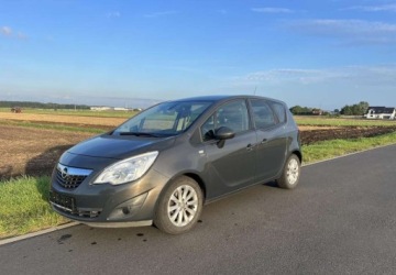 Opel Meriva II Mikrovan 1.4 Turbo ECOTEC 140KM 2013 Opel Meriva Opel Meriva B 1.4 T automat 1.4 Benzyna 140KM, zdjęcie 2