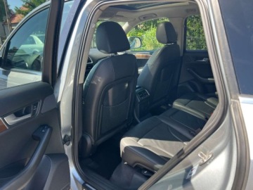 Audi Q5 I SUV 3.2 FSI 270KM 2010 Audi Q5 3.2 FSI S-TRONIC QUATTRO AUTOMAT SKORY XENONY GRZANE FOTELE PANORA, zdjęcie 5