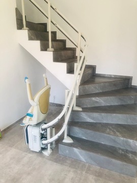 Лифт/лестничный подъемник для винтовых и винтовых лестниц, монтаж - гарантия 12 месяцев.