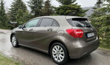 Mercedes Klasa A W176 Hatchback 5d 1.6 180 BlueEFFICIENCY 122KM 2013 Mercedes-Benz Klasa A Mercedes-Benz Klasa A 180 1.6 Benzyna 122KM, zdjęcie 10