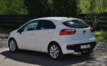Kia Rio III Sedan Facelifting 1.2 DOHC CVVT 84KM 2015 Kia Rio GWARANCJA, 2015r, 1.2 Benzyna 84KM, Niski przebieg, Ladnie utrzyma, zdjęcie 3