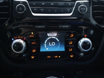 Nissan Juke I SUV Facelifting DIG-T 115KM 2015 Nissan Juke 1.2 DIG-T, Klima, Klimatronic, zdjęcie 12