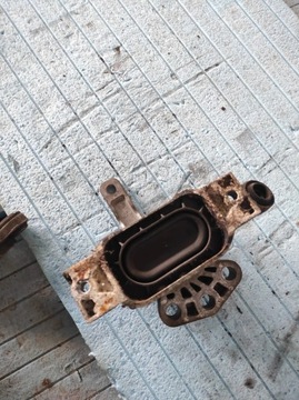 Opel Insignia A poduszka silnika łapa