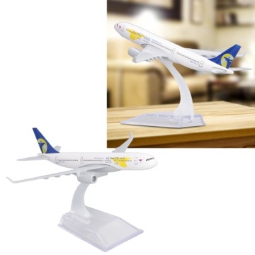 MODEL 767 DREAMLINER PLL LOT DLA DZIECI STOJAK