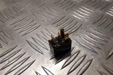 RELÉ MITSUBISHI OUTLANDER III (GG_W GF_W ZJ) 8627A030 2.0L 2019