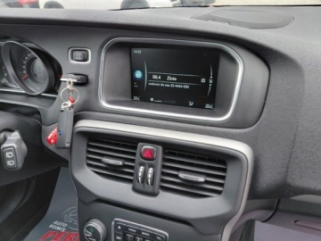 Volvo V40 II Cross Country 2.0 D2 DRIVE-E 120KM 2015 Volvo V40 Panorama Harman Kardon Navi Sensor PDC Alu 2.0 Diesel 120KM, zdjęcie 13
