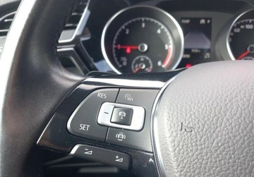 Volkswagen Touran III 2.0 TDI 150KM 2022 Volkswagen Touran Highline, ACC, Podgrzewane fotele, Kamera, Podgrzewana s, zdjęcie 16