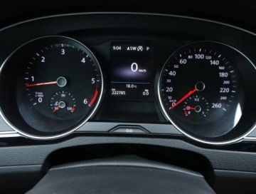 Volkswagen Passat B8 Variant 1.6 TDI BlueMotion Technology 120KM 2018 VW Passat 1.6 TDI, Automat, Navi, Klima, zdjęcie 9