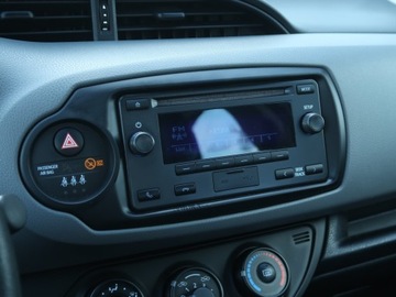 Toyota Yaris III Hatchback 5d Facelifting 2017 1.0 VVT-i 72KM 2020 Toyota Yaris 1.0 VVT-i, Salon Polska, zdjęcie 11