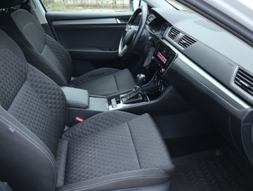 Skoda Superb III Kombi 2.0 TDI 190KM 2017 Skoda Superb 2.0 TDI, 187 KM, Automat, Navi, zdjęcie 8