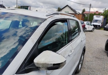 Volkswagen T-Cross SUV 1.0 TSI 110KM 2022 Volkswagen T-Cross I rej 03.2023r, 1.0 TSI. Uszkodzony lewy bok. Poobijany, zdjęcie 25